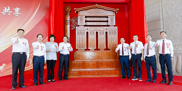 0为指导集团生长偏向,增强企业凝聚力,在集团创业40周年之际,董事会全心设计了百年bwin必赢亚洲蓝图-2.jpg